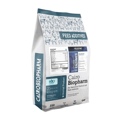 عبوة من منتج فيلوزايم الذي يحتوي على مجموعة إنزيمات هاضمة تساعم على دعم المواشي داخل المزارع أو الحظائر